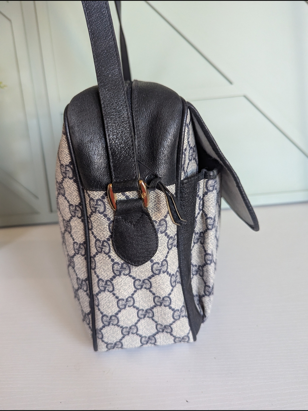 Gucci Black Leather & Beige GG Canvas Messenger Bag with Red-Blue Web - Picture 3 of 14